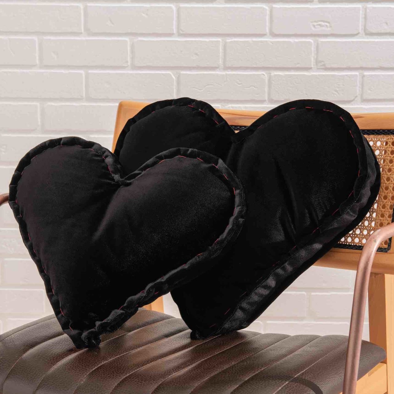 Siyah Kalp Yastık 2'li Set